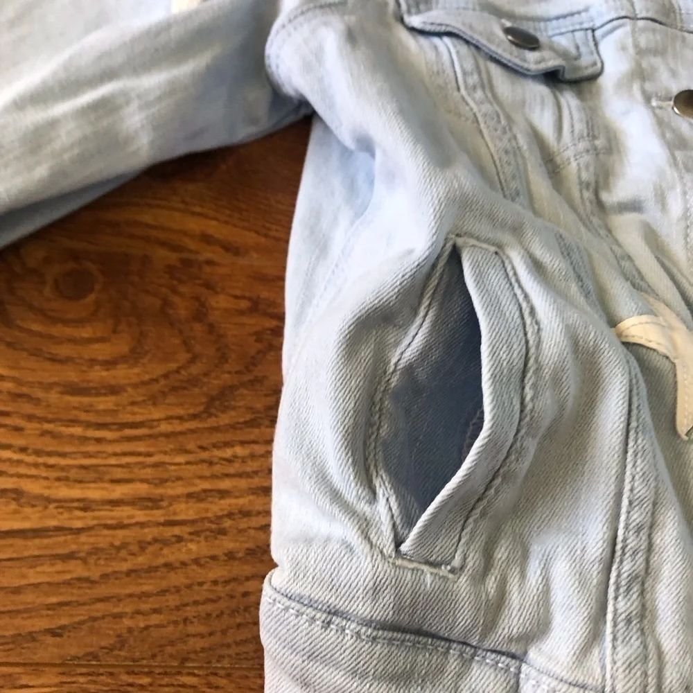 Wonder Nation light wash denim jacket with Stars in size S (6-6x)